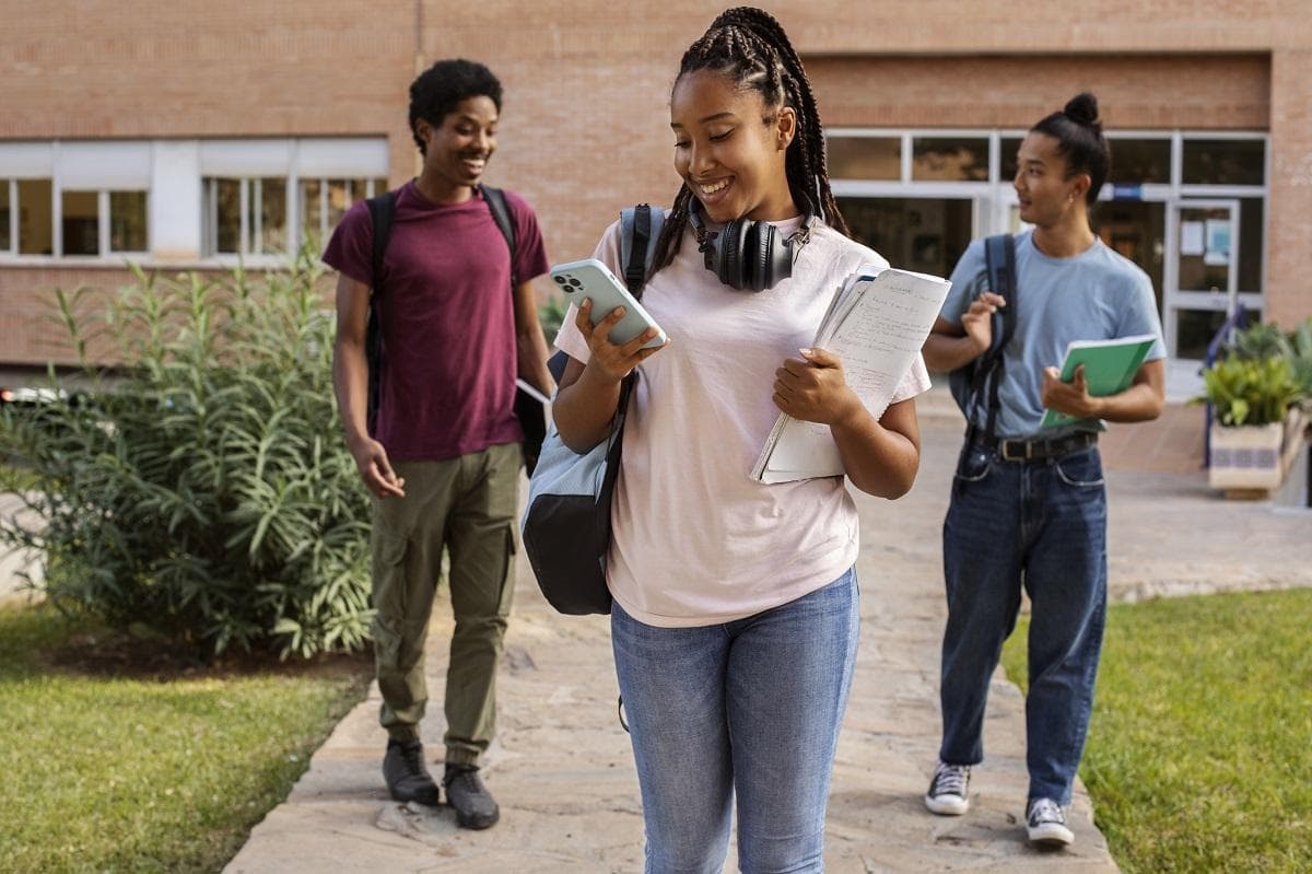 Nigerian student arriving at UK university